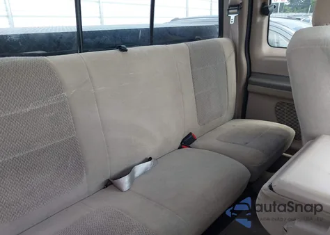 2004 Ford F-250 Lariat/Xl/Xlt from USA, damaged, VIN 1FTNX21P44EA53480